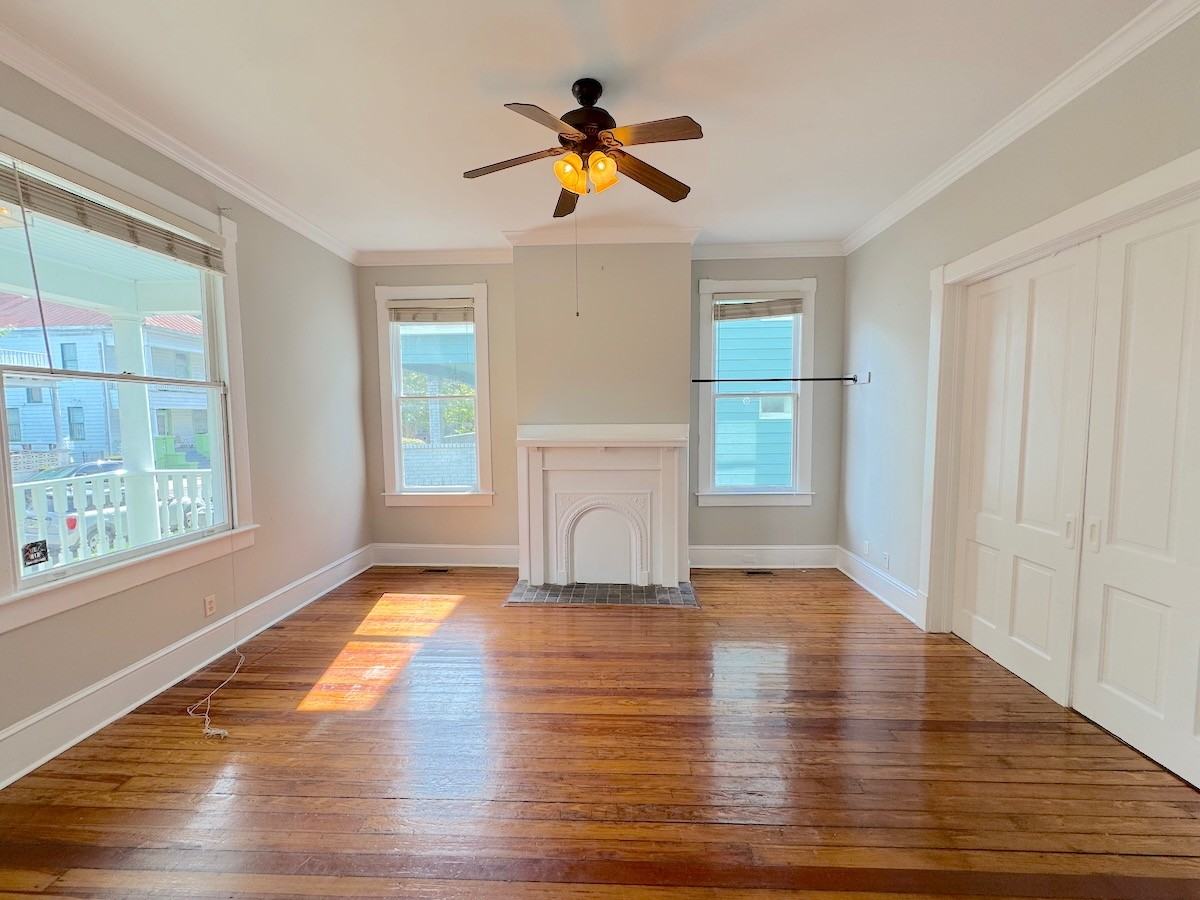 313 W 33rd St - Photo 5 of 12