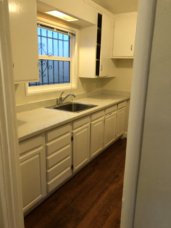 3215 Star Avenue - Photo 5 of 34