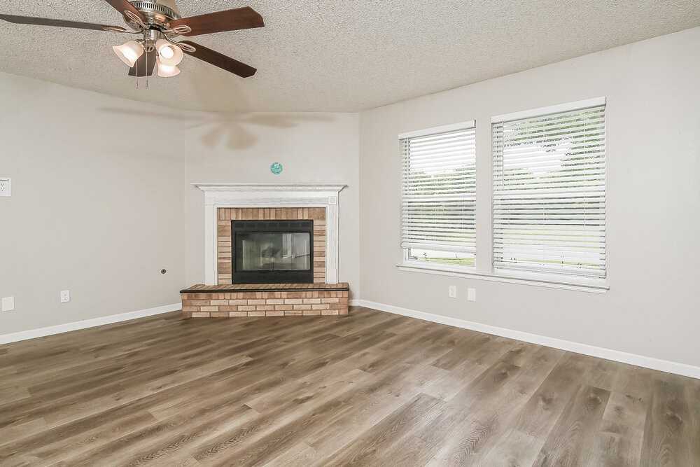 8943 Browns Valley Ln - Photo 5 of 17