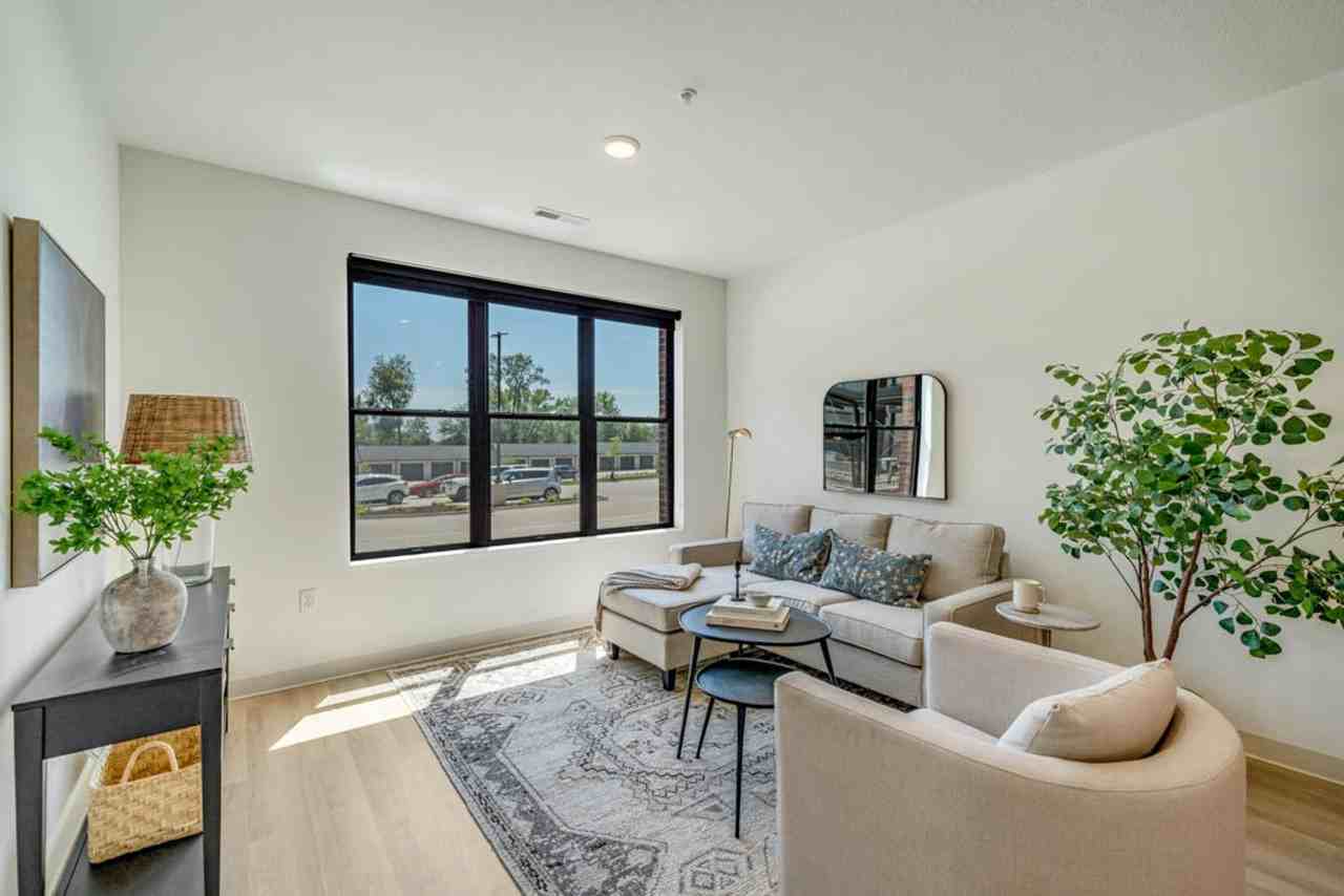 The Windsor - Windsor Heights - Photo 4 of 25