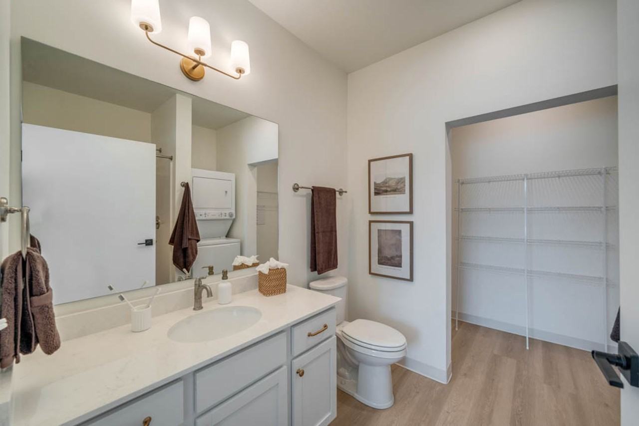 The Windsor - Windsor Heights - Photo 7 of 25