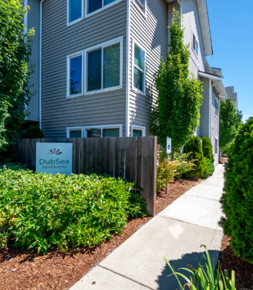 DubSea Apartments | Modern Apartment Homes w/ In - Photo 2 of 7