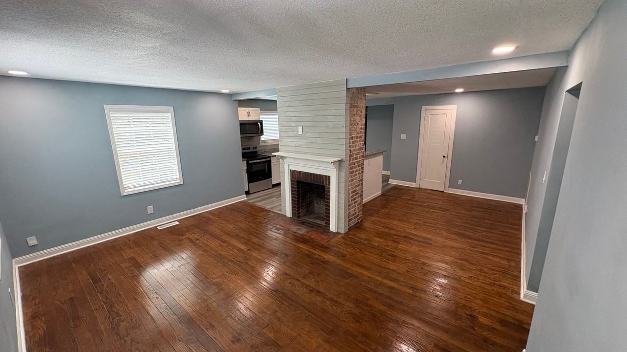 1747 N Wright Rd - Photo 2 of 23