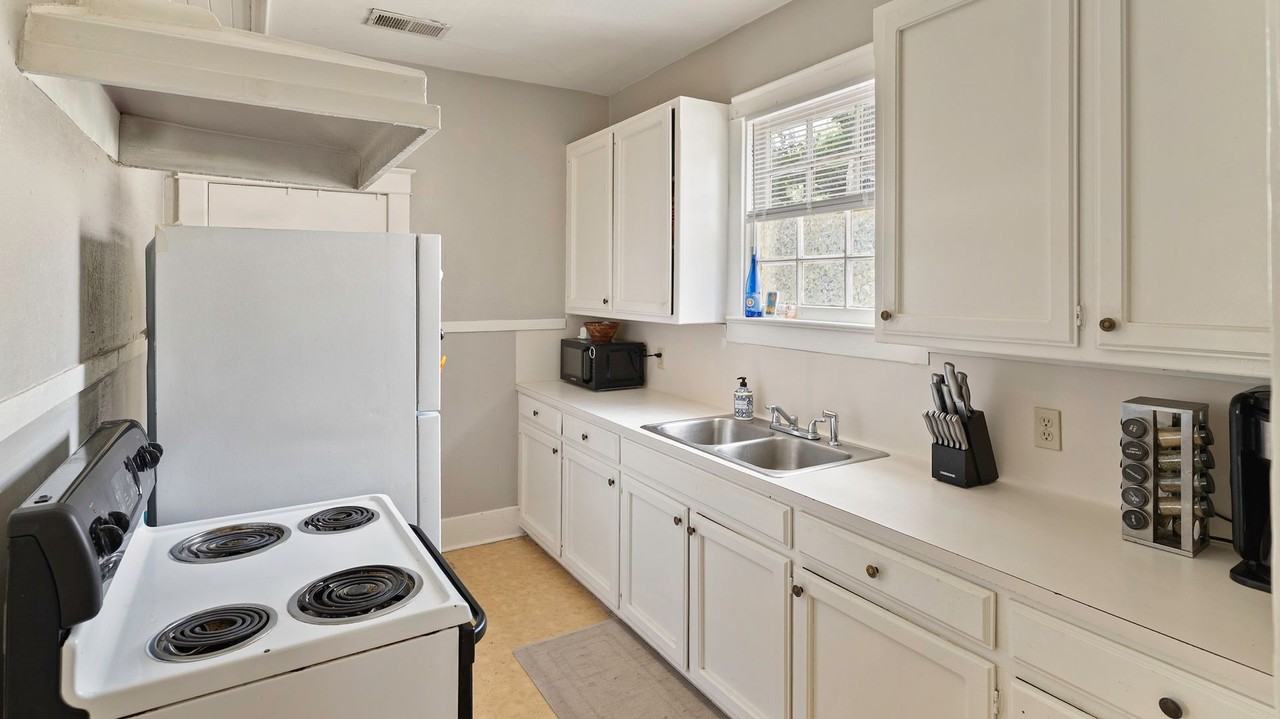 350 E State St - Photo 2 of 13