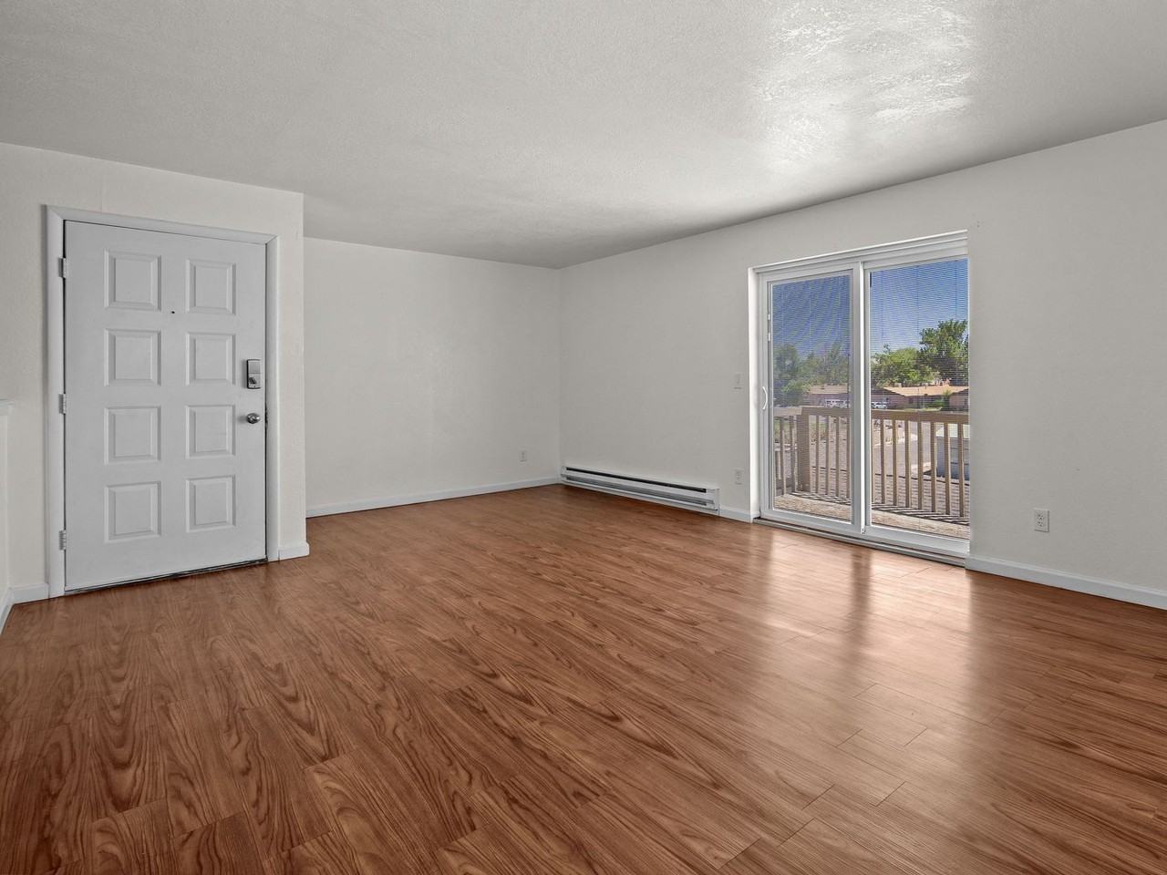 1535 Poplar Dr #10 - Photo 3 of 22