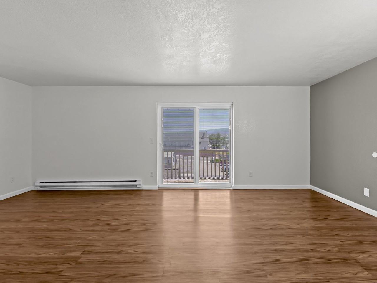 1535 Poplar Dr #10 - Photo 5 of 22