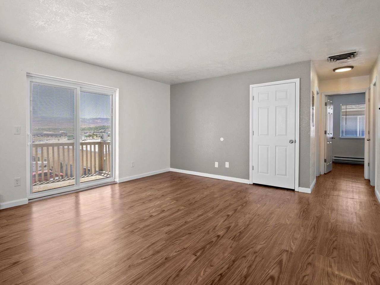 1535 Poplar Dr #10 - Photo 7 of 22