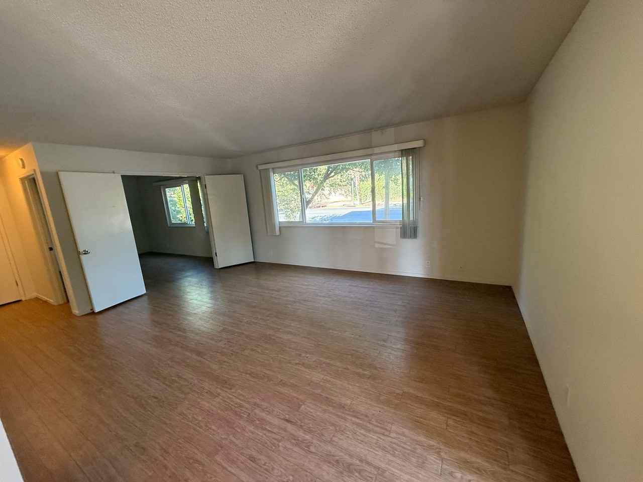 2819 Derby Street - Photo 4 of 27