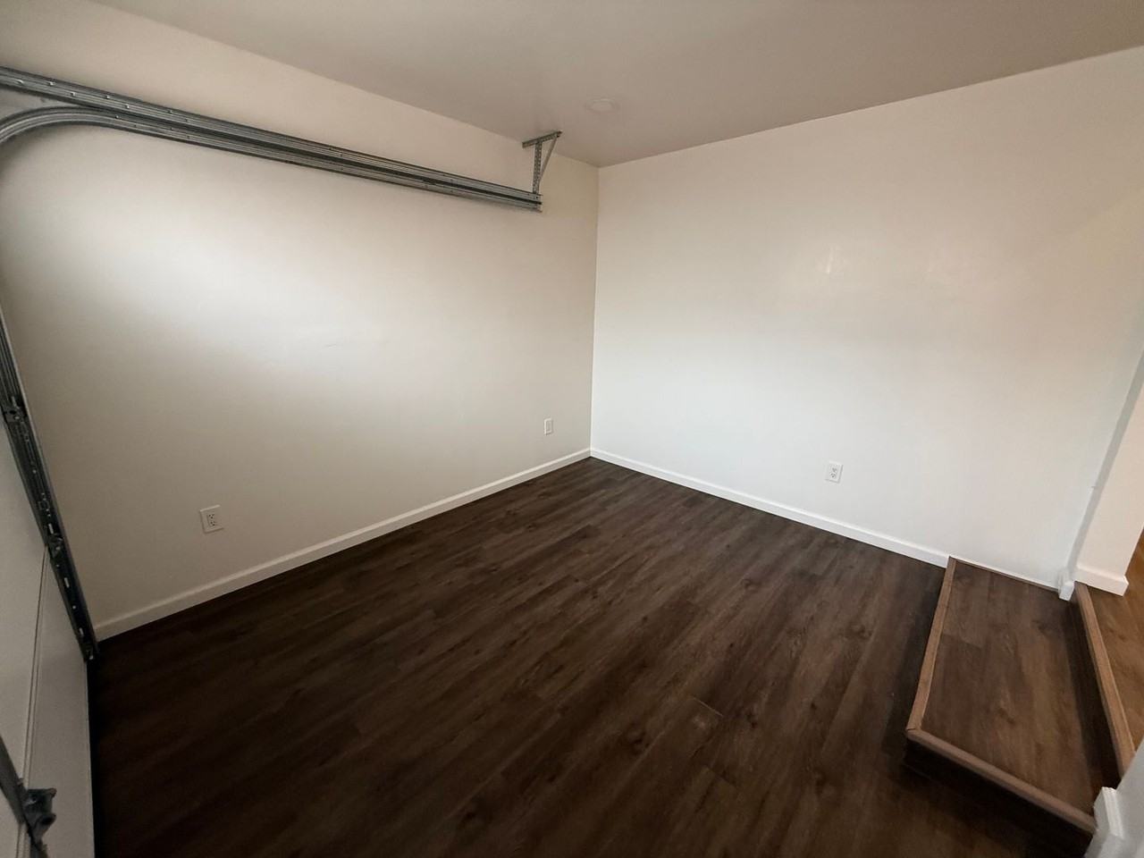 814 4th St - Photo 6 of 8