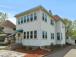 featured image of 1081 13th Ave Se