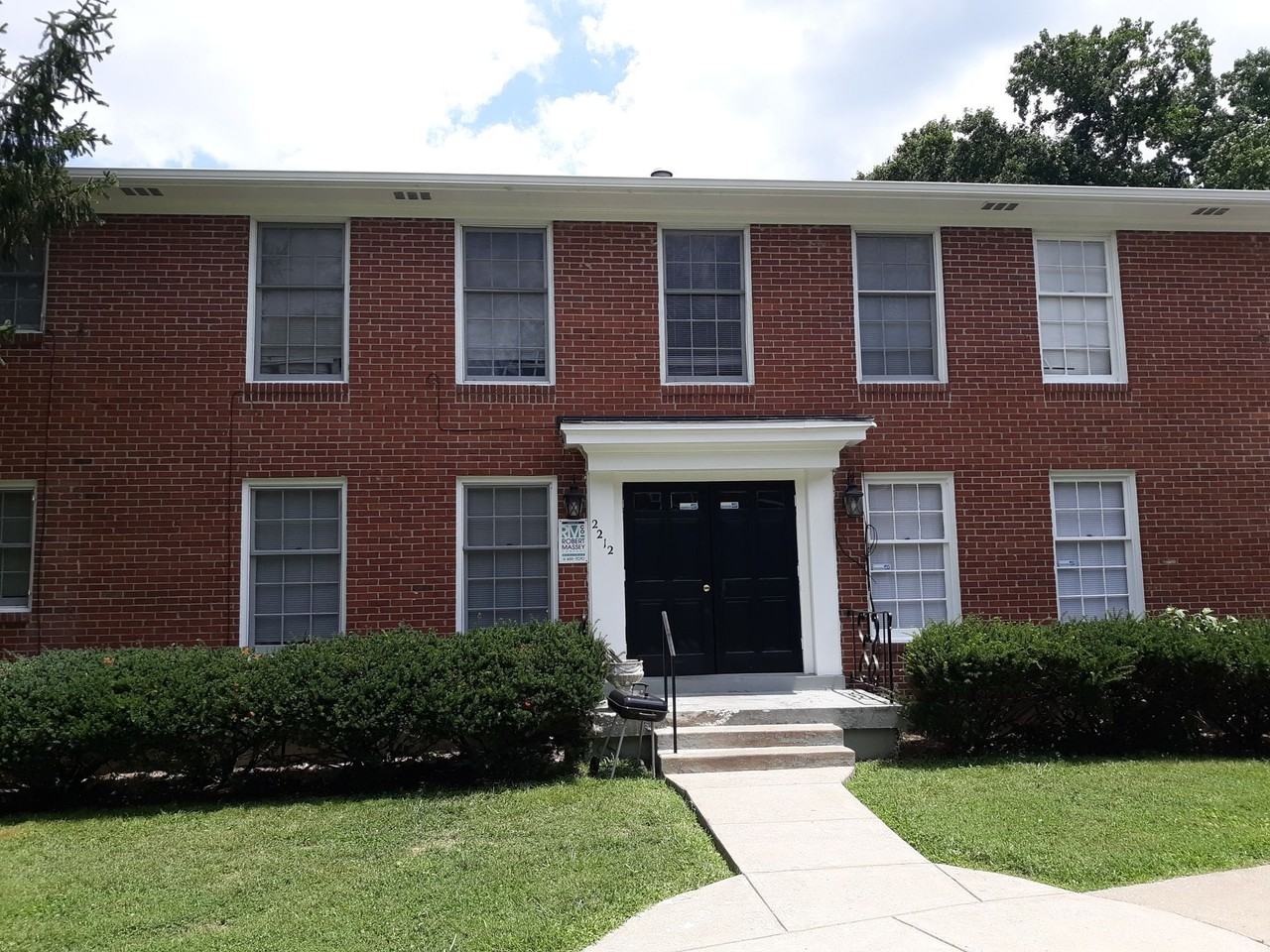 2210-2212STE - Photo 2 of 5