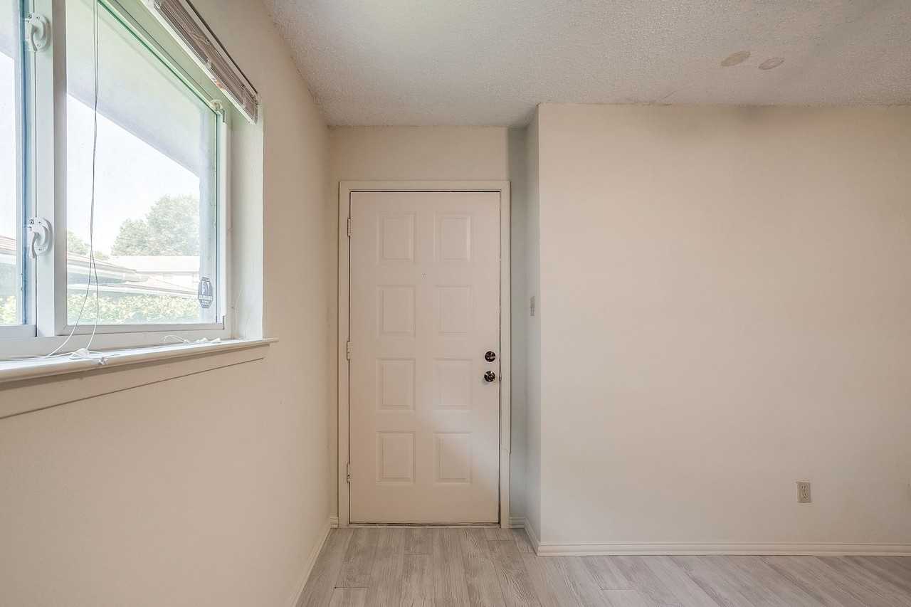 127 Allencrest Dr - Photo 4 of 39