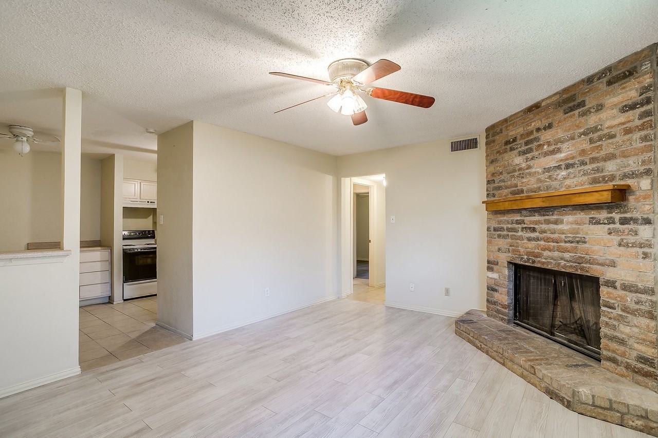 127 Allencrest Dr - Photo 5 of 39