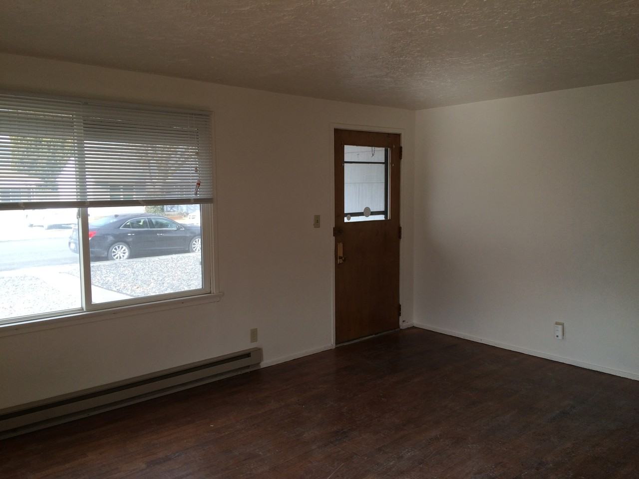 72 E St Se - Photo 3 of 10