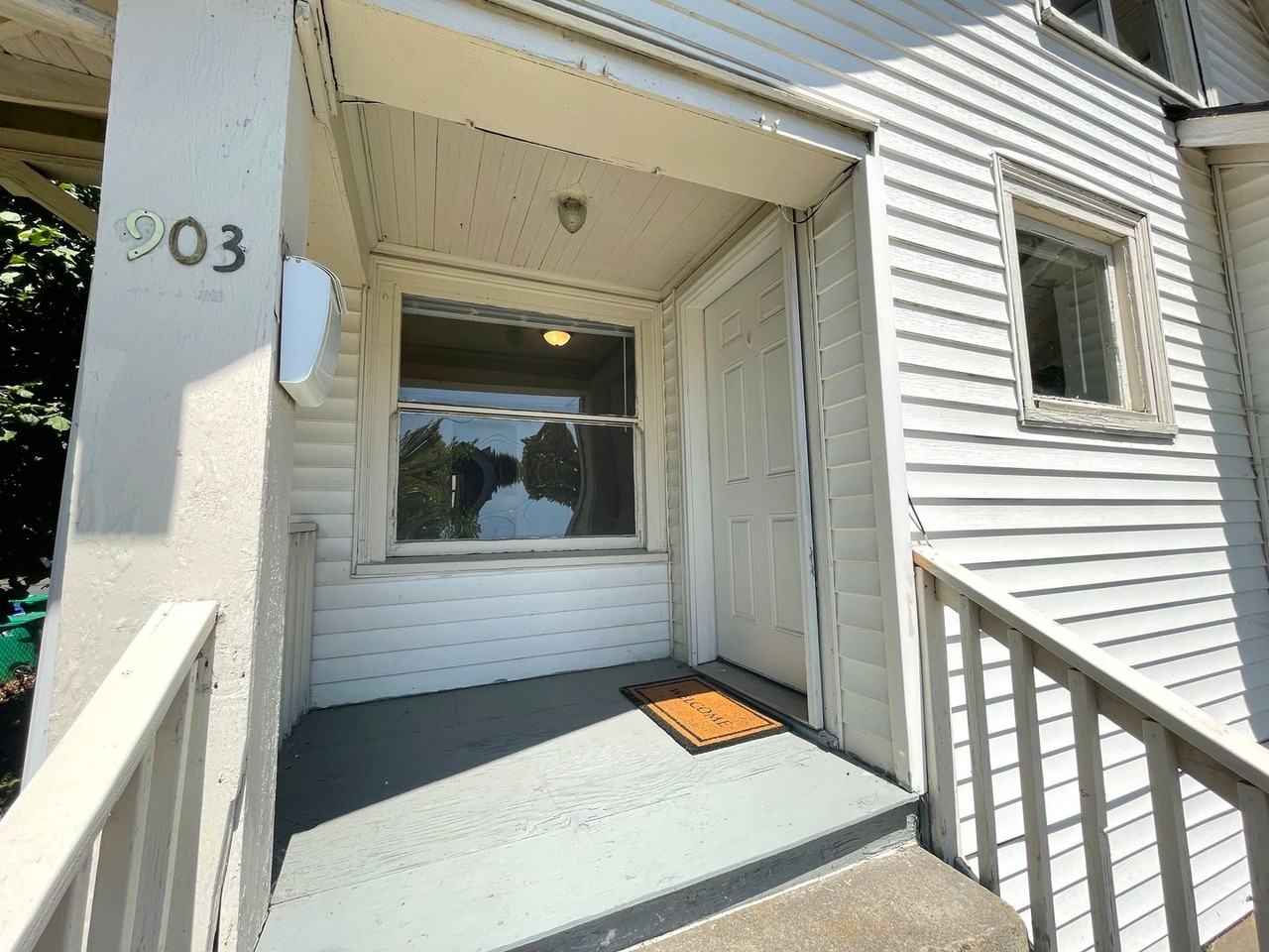 903 Ne Prescott St - Photo 2 of 20