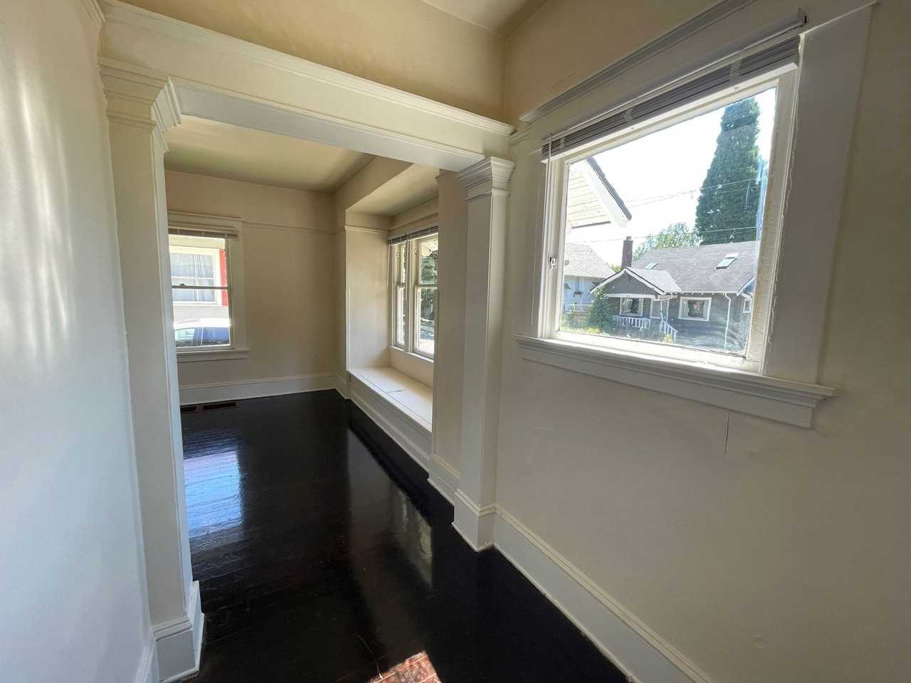 903 Ne Prescott St - Photo 3 of 20