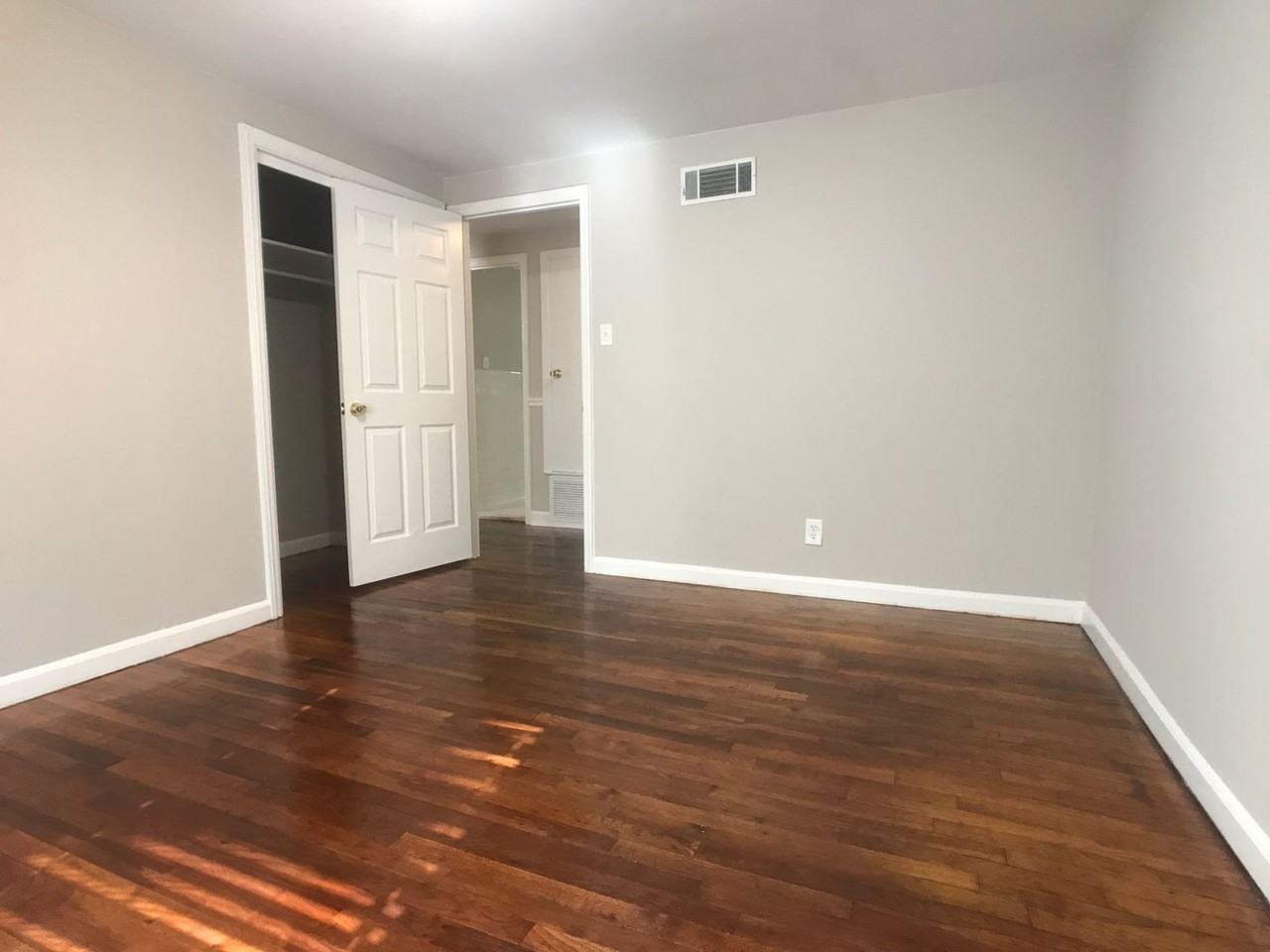 10609 Middleground Rd - Photo 7 of 12