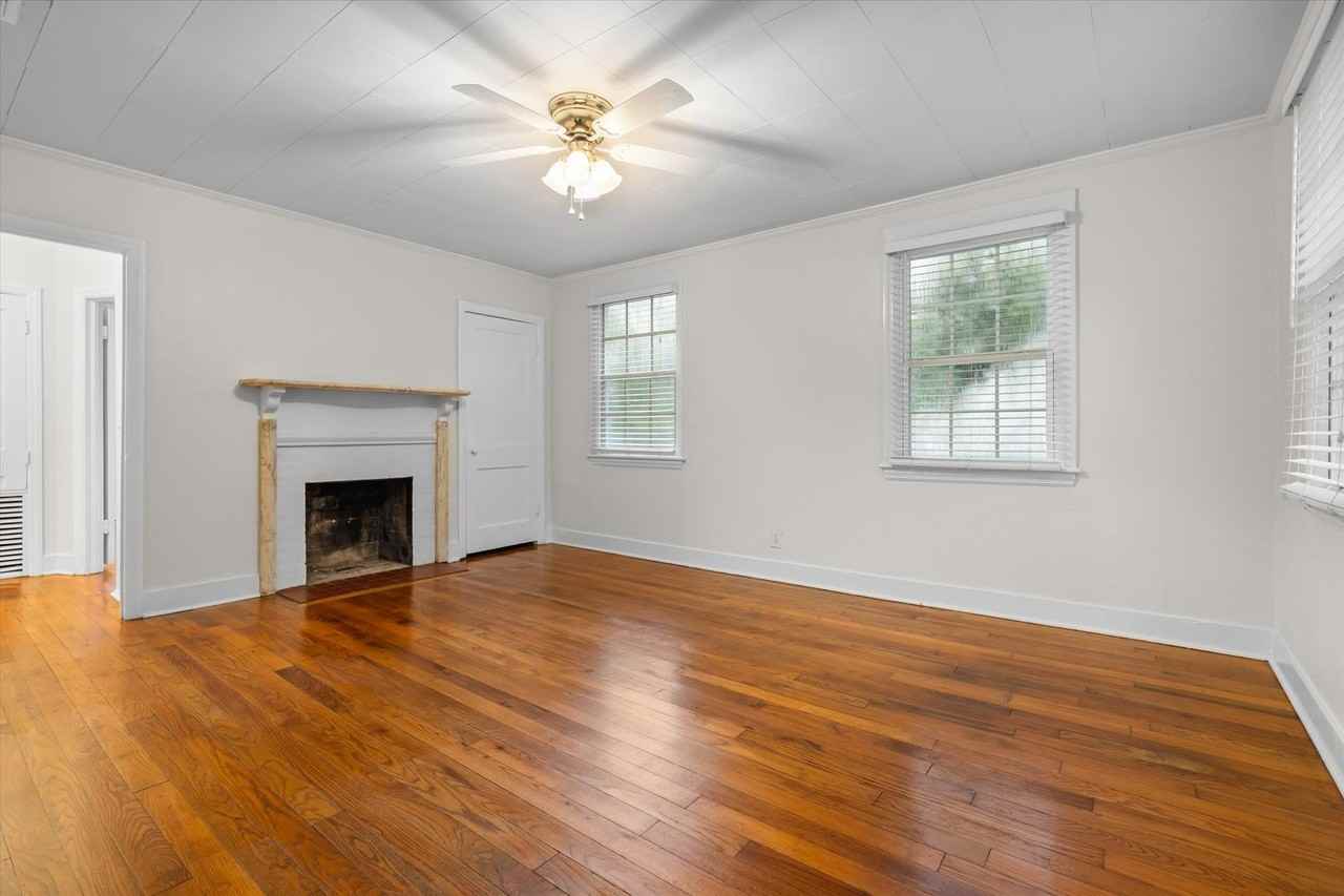 117 Border Dr W - Photo 2 of 18