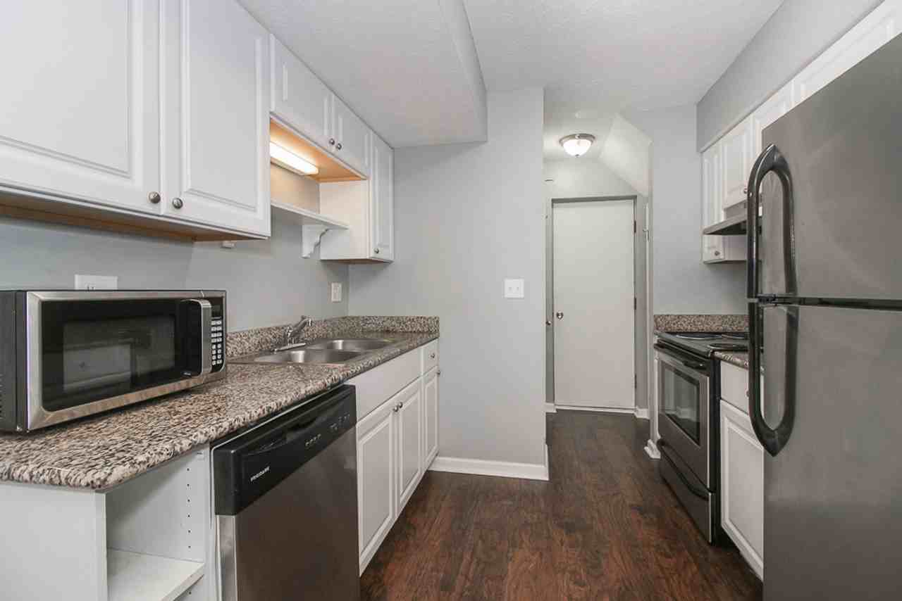 1346 1346 Patti Park Drive - Photo 3 of 31