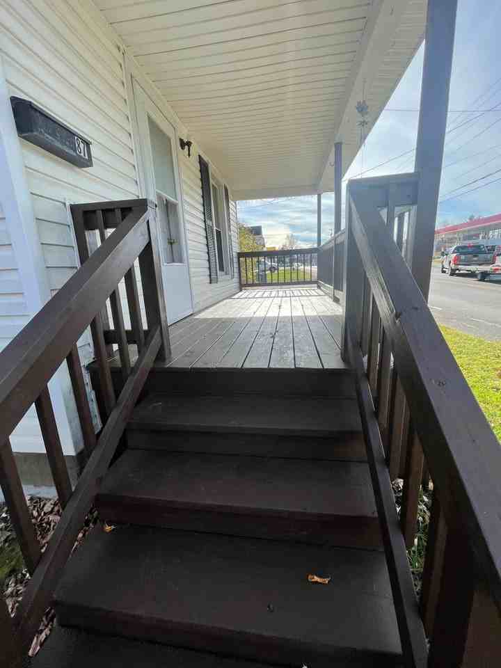 87 Bridge St - Photo 3 of 17