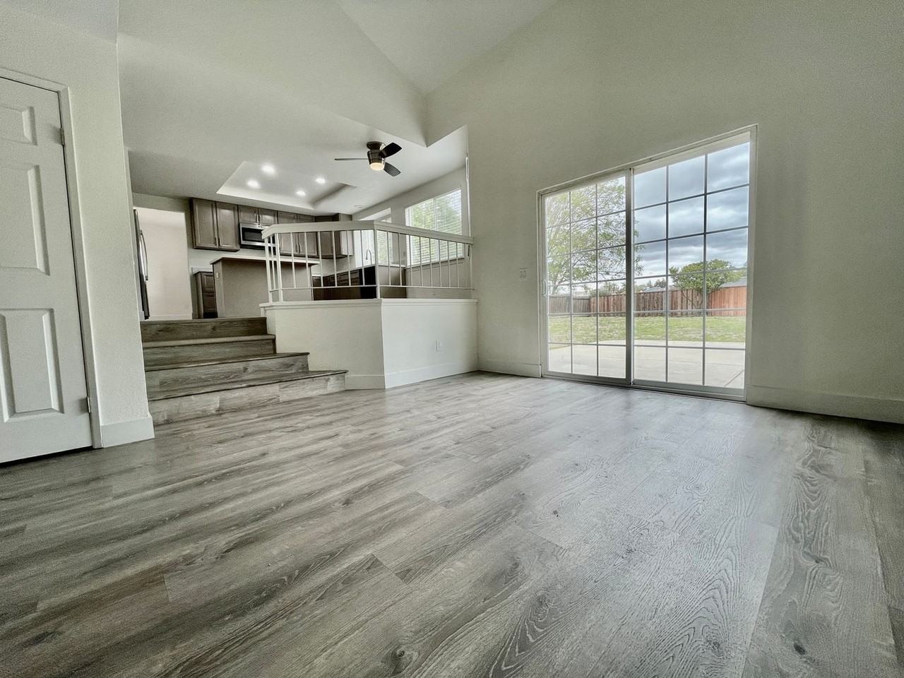 2821 Bellflower Dr - Photo 5 of 11