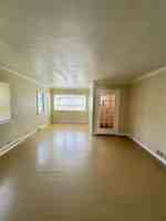 featured image of 1732 Lincolnway E