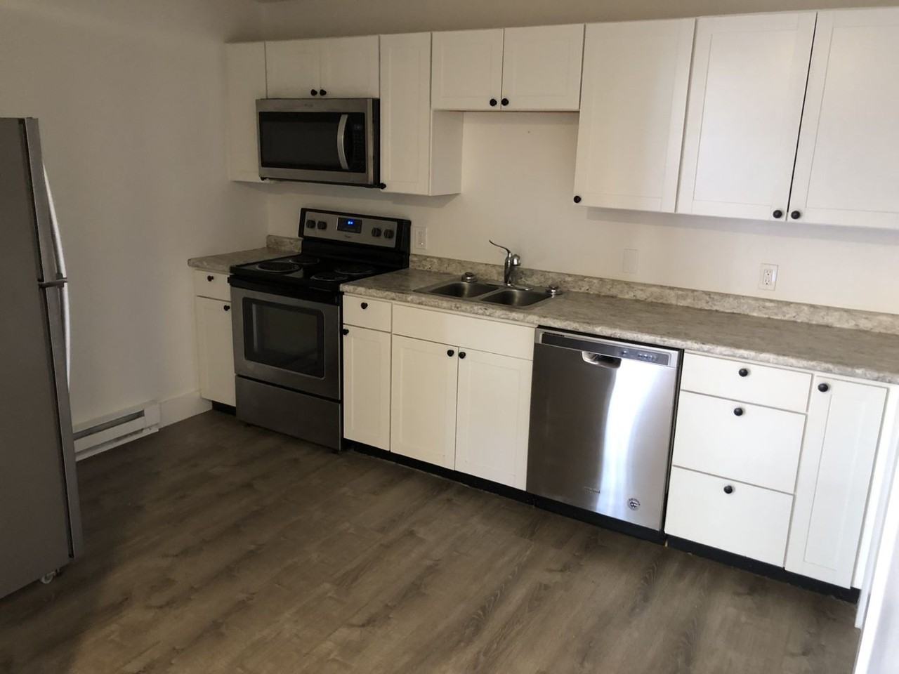 18 Lindsey St - Photo 2 of 12