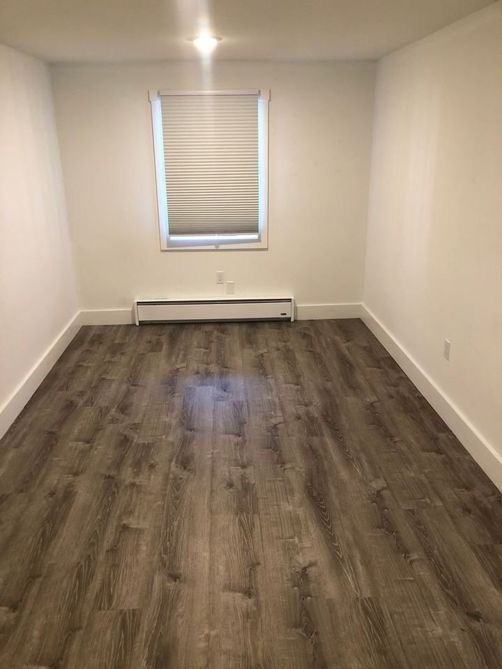 18 Lindsey St - Photo 5 of 12