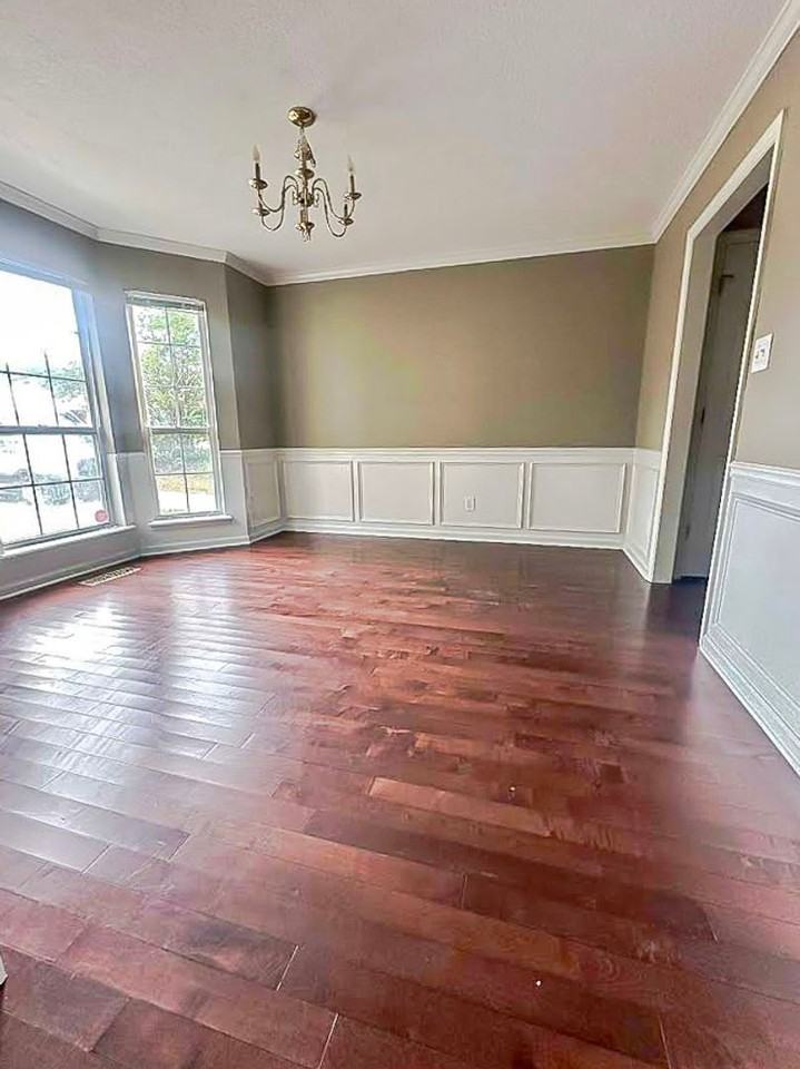 3007 St James Pl - Photo 6 of 22