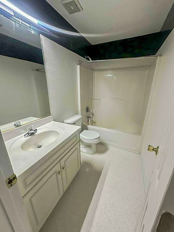 3007 St James Pl - Photo 7 of 22