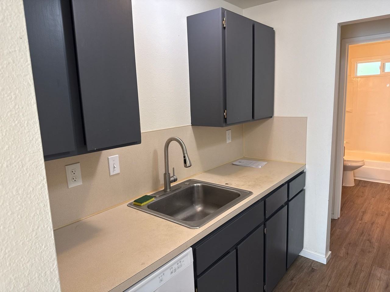 2-Bed, 1-Bath Duplex, Mount Vernon - Photo 2 of 9