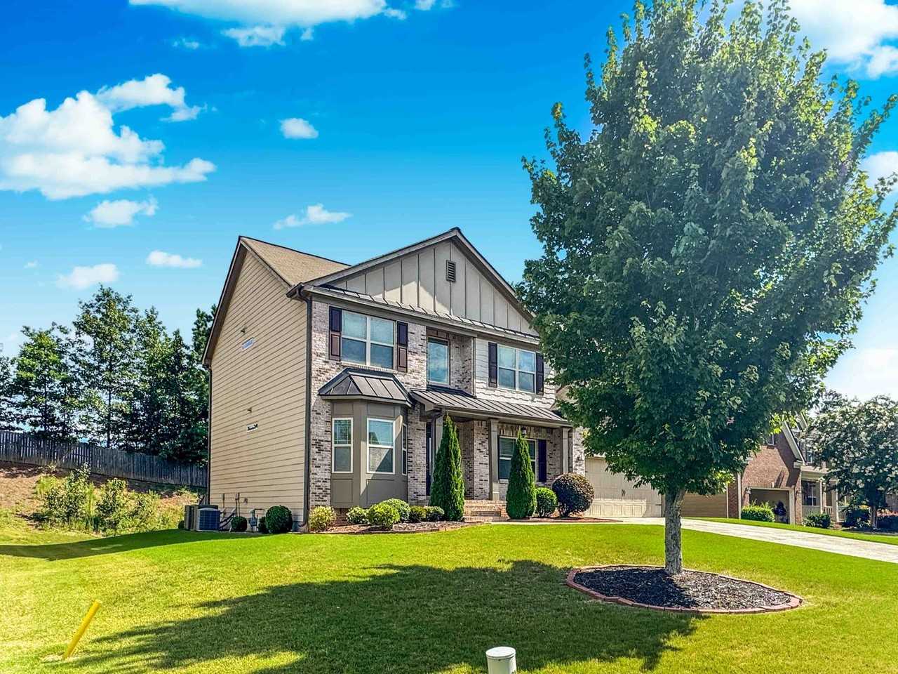 2435 Manor Vw - Photo 3 of 50