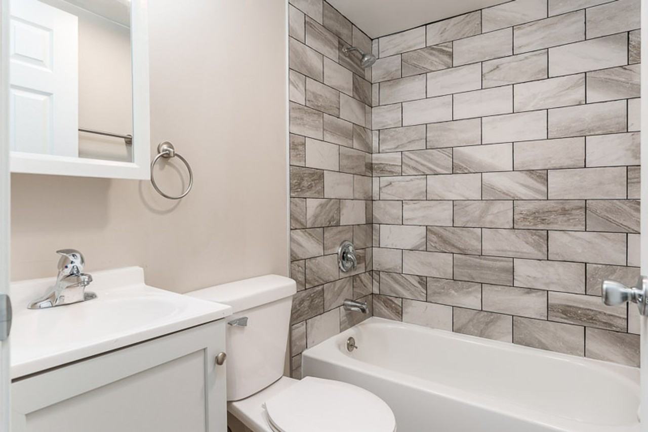 343 Perry Ave - Photo 4 of 12
