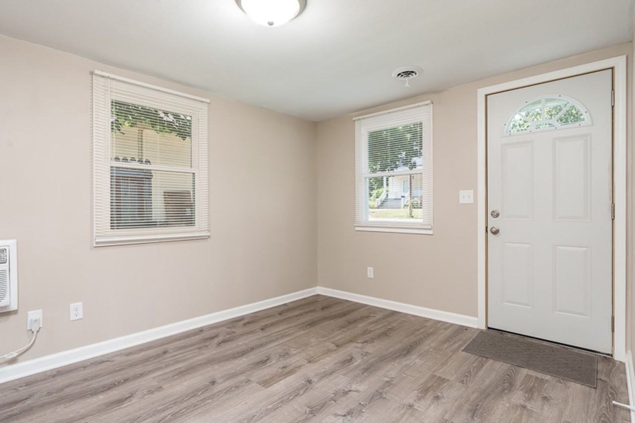 343 Perry Ave - Photo 7 of 12