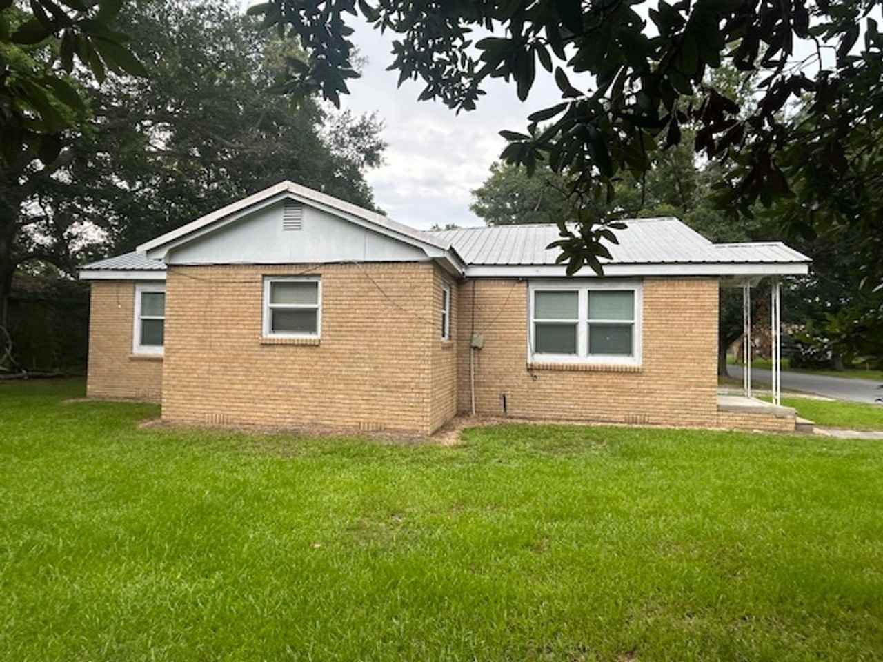 4501 Briggs St - Photo 3 of 12