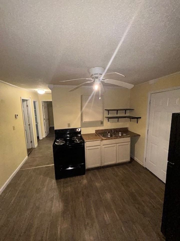 4501 Briggs St - Photo 6 of 12