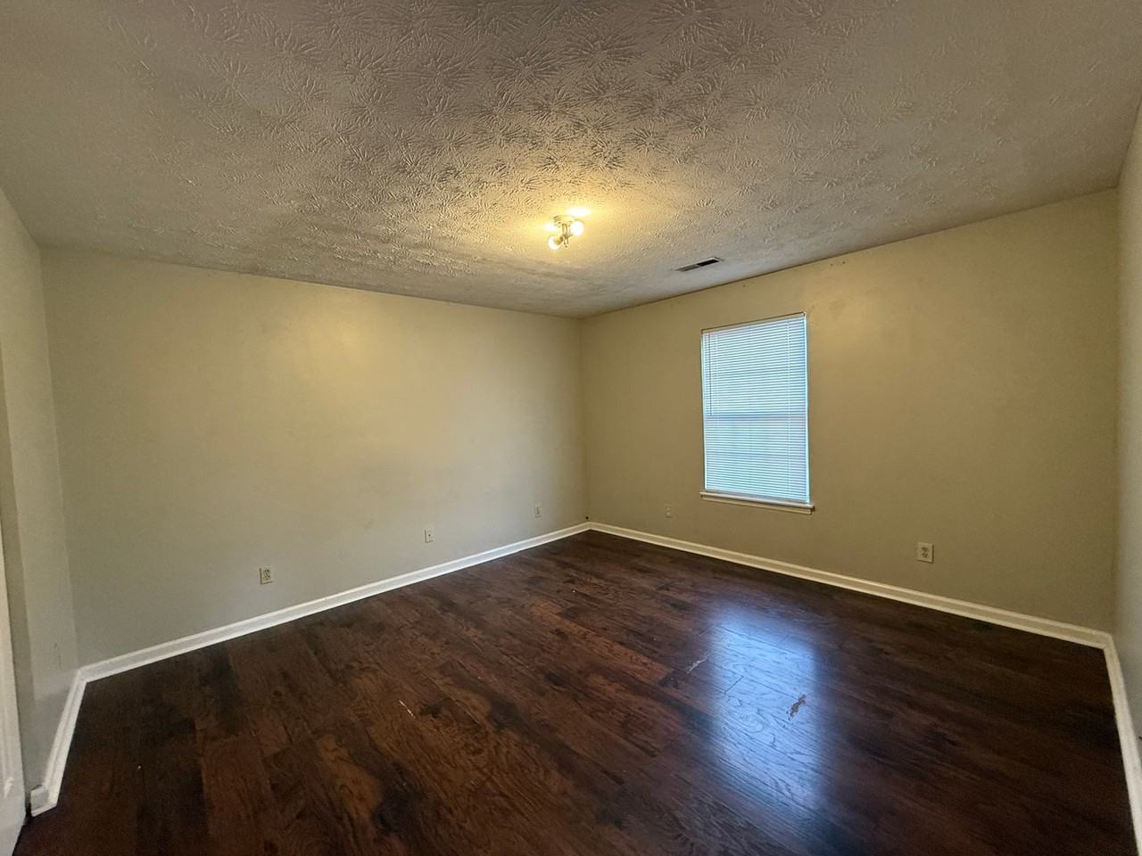 209 Joey Way #D - Photo 6 of 8