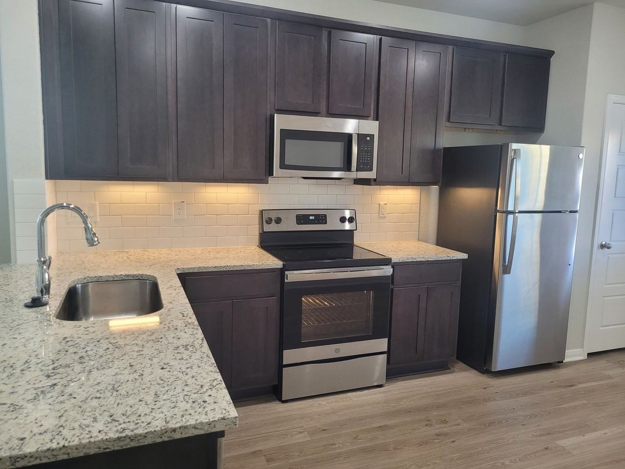 318 Caleb Ct - Photo 3 of 27