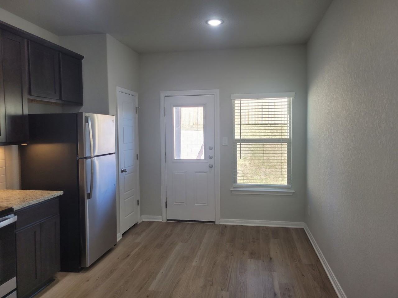 318 Caleb Ct - Photo 5 of 27