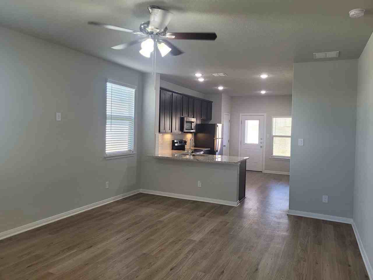 318 Caleb Ct - Photo 6 of 27