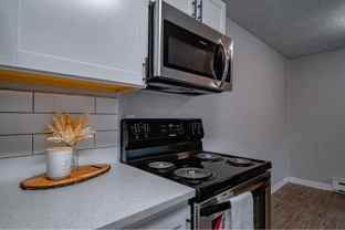 2815 W Madison Ave - Photo 1 of 1