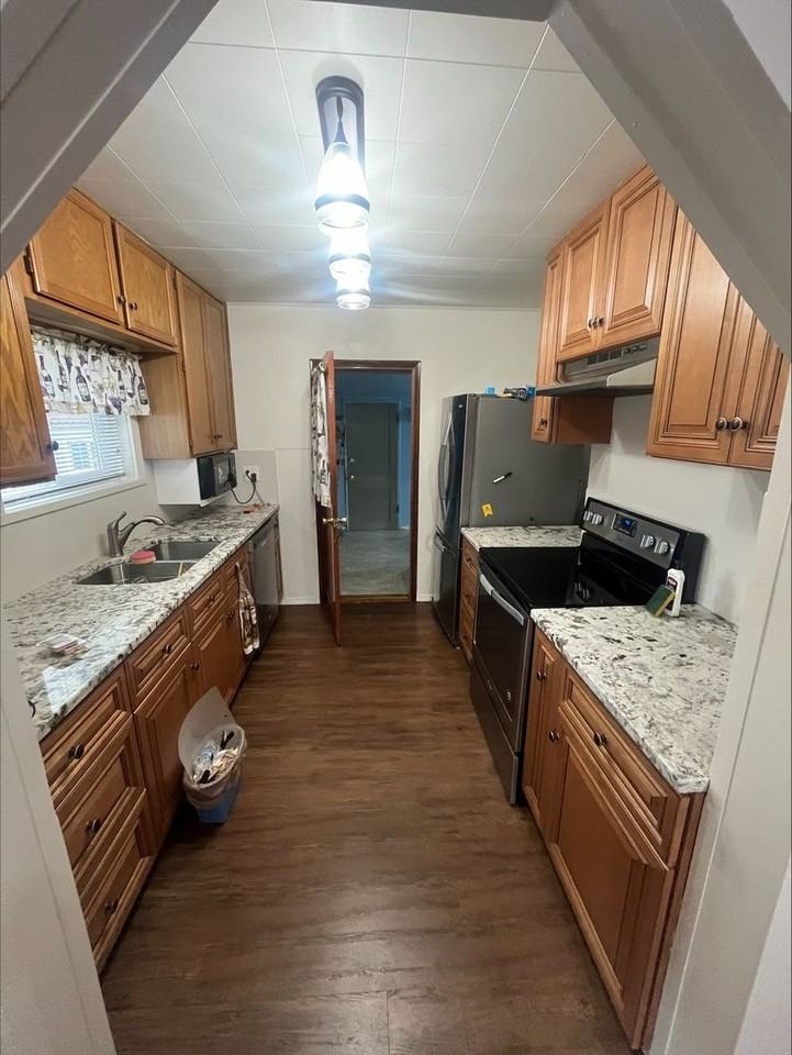 1217 G St - Photo 2 of 8