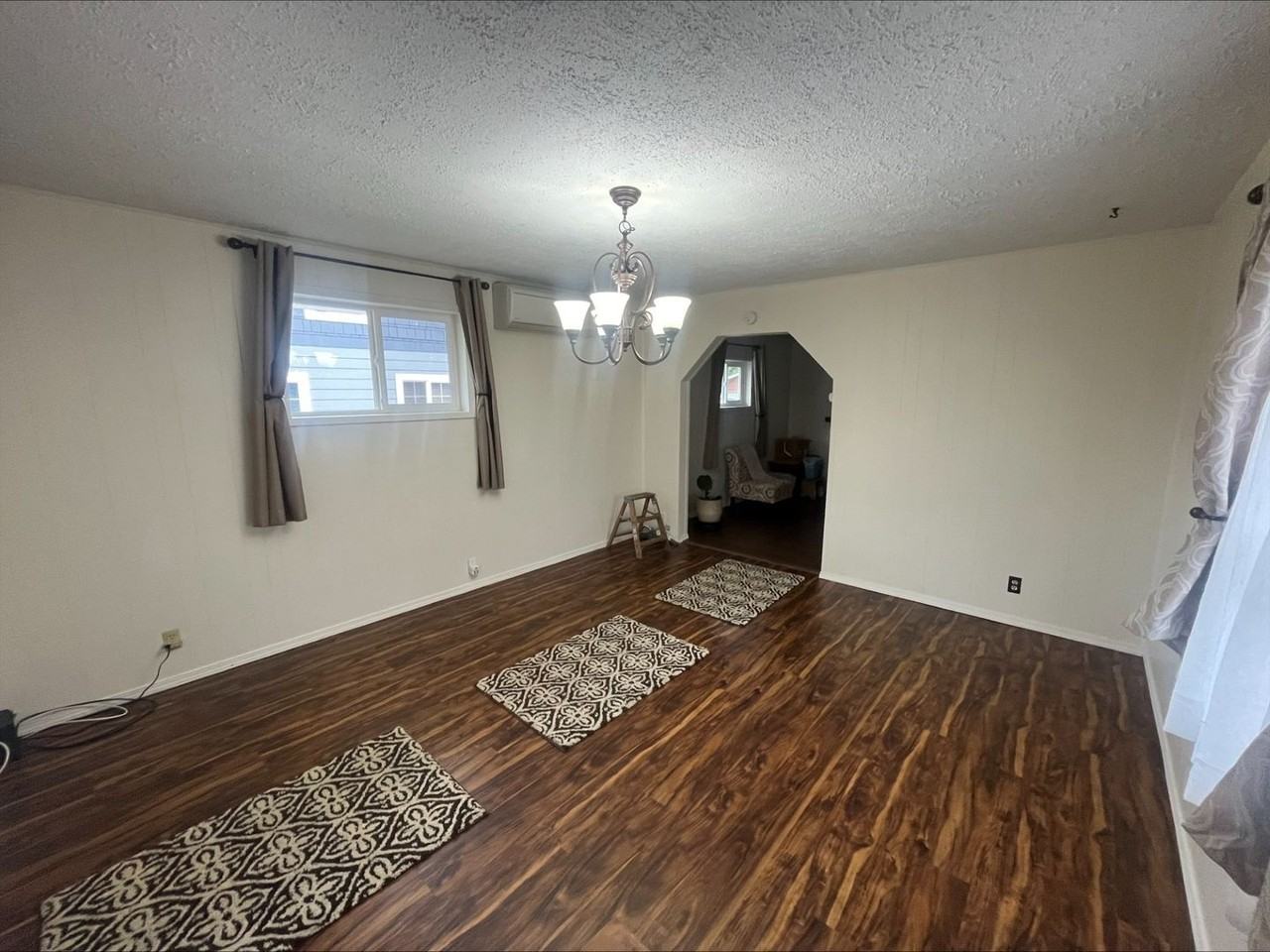 1217 G St - Photo 3 of 8