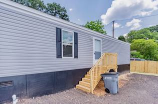 923 W. Lee Road - Photo 1 of 1