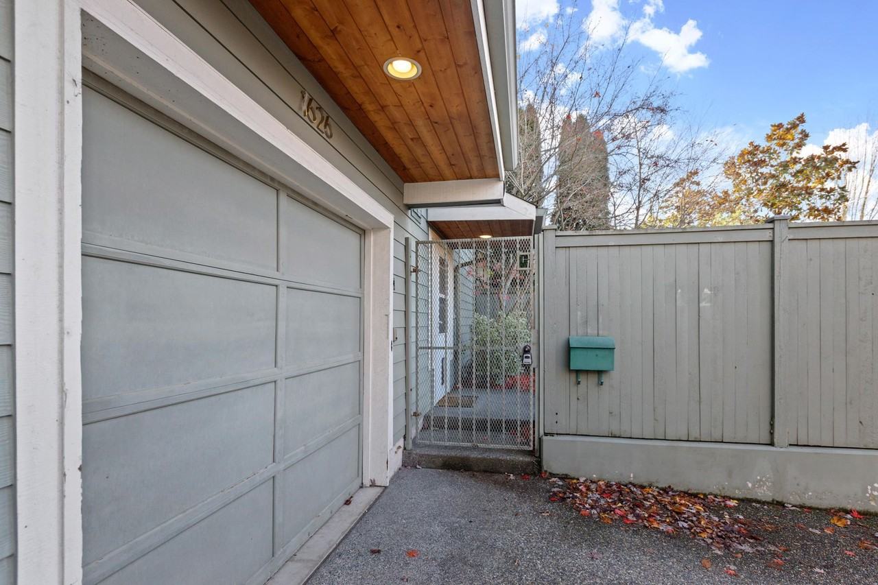 1626 42nd Ave E - Photo 3 of 36