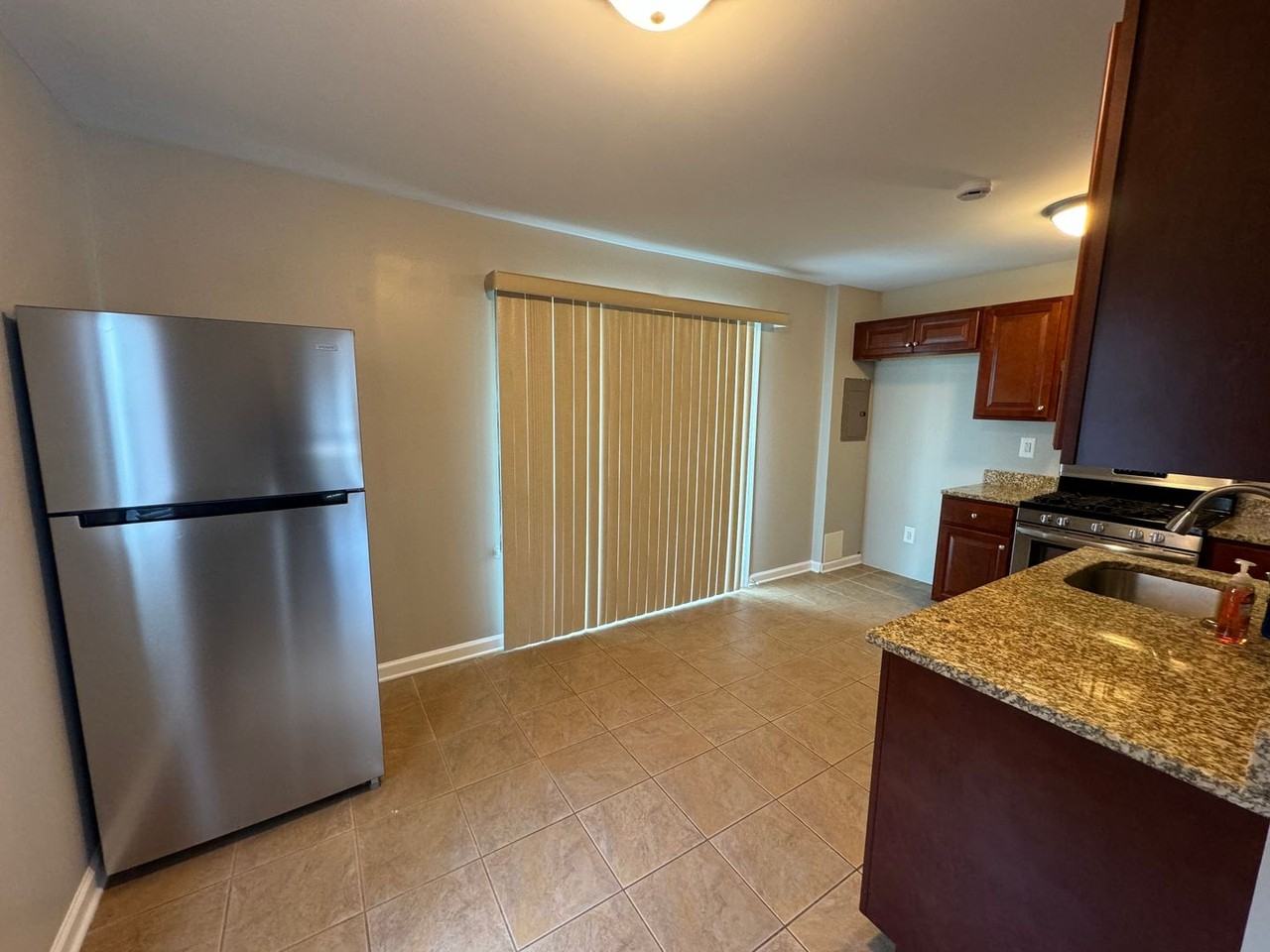 213 Chelsea Rd - Photo 2 of 13