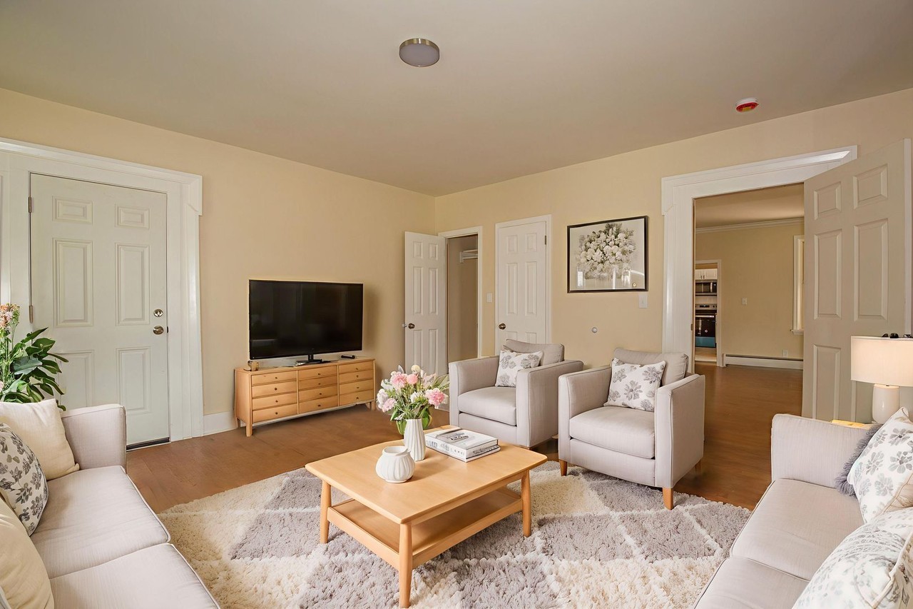 360 East St - Photo 4 of 23