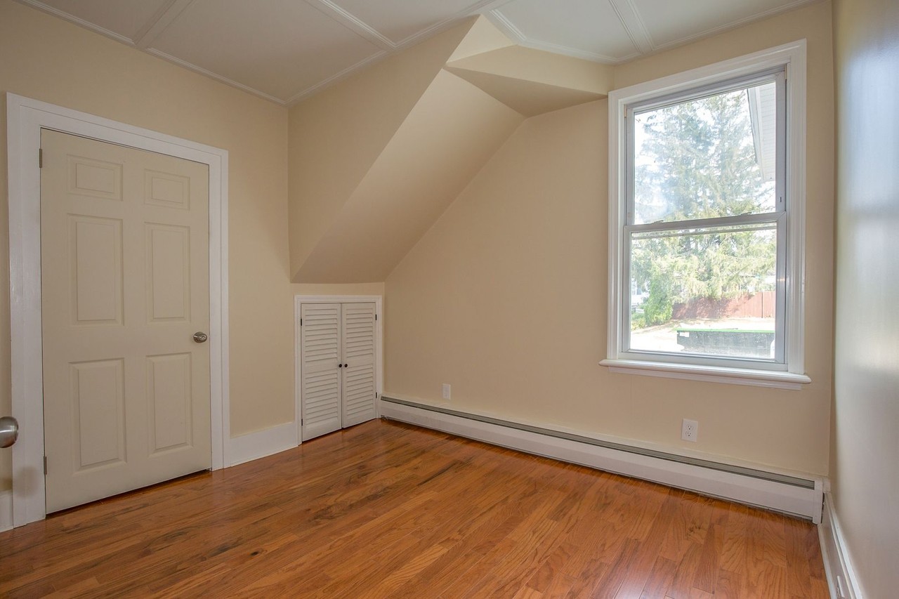 360 East St - Photo 5 of 23