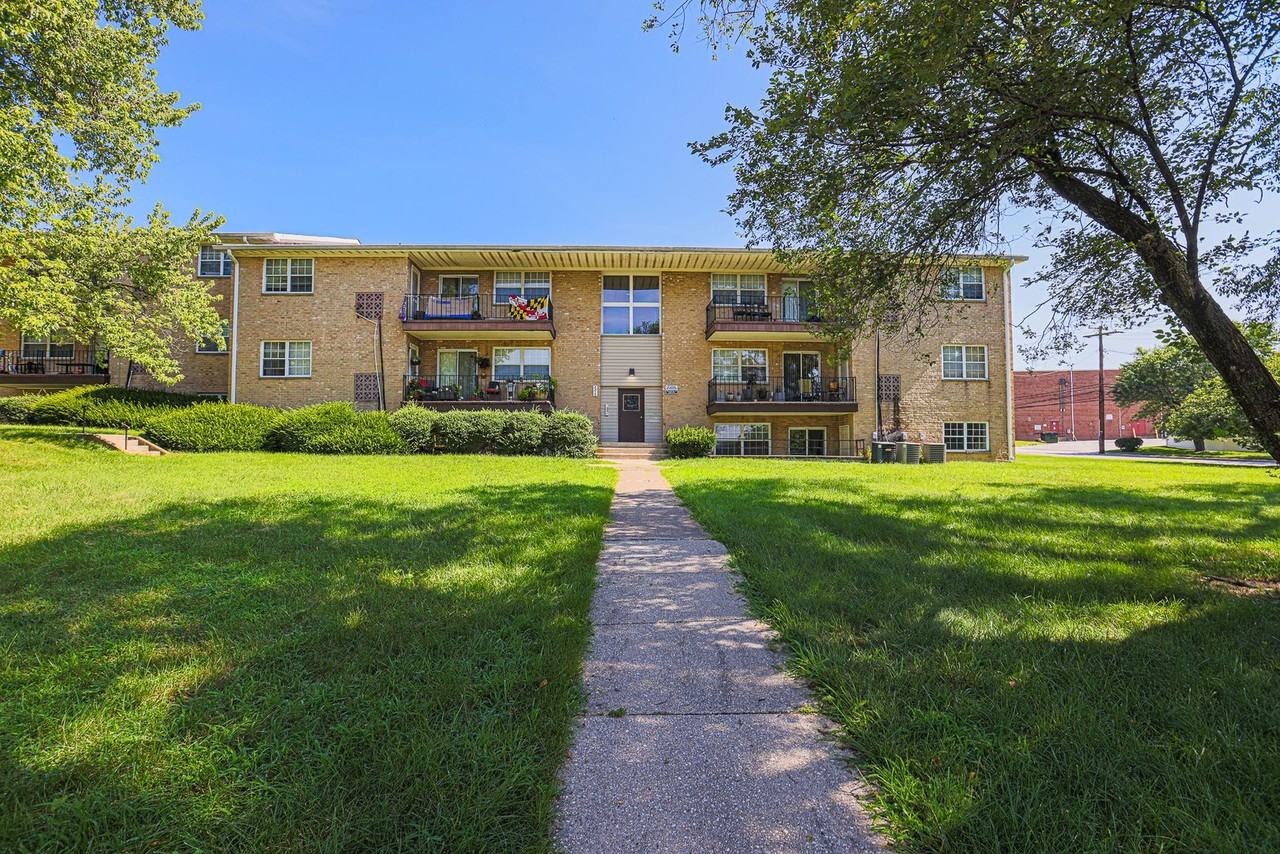 Enclave at Mount Pleasant - Photo 2 of 11