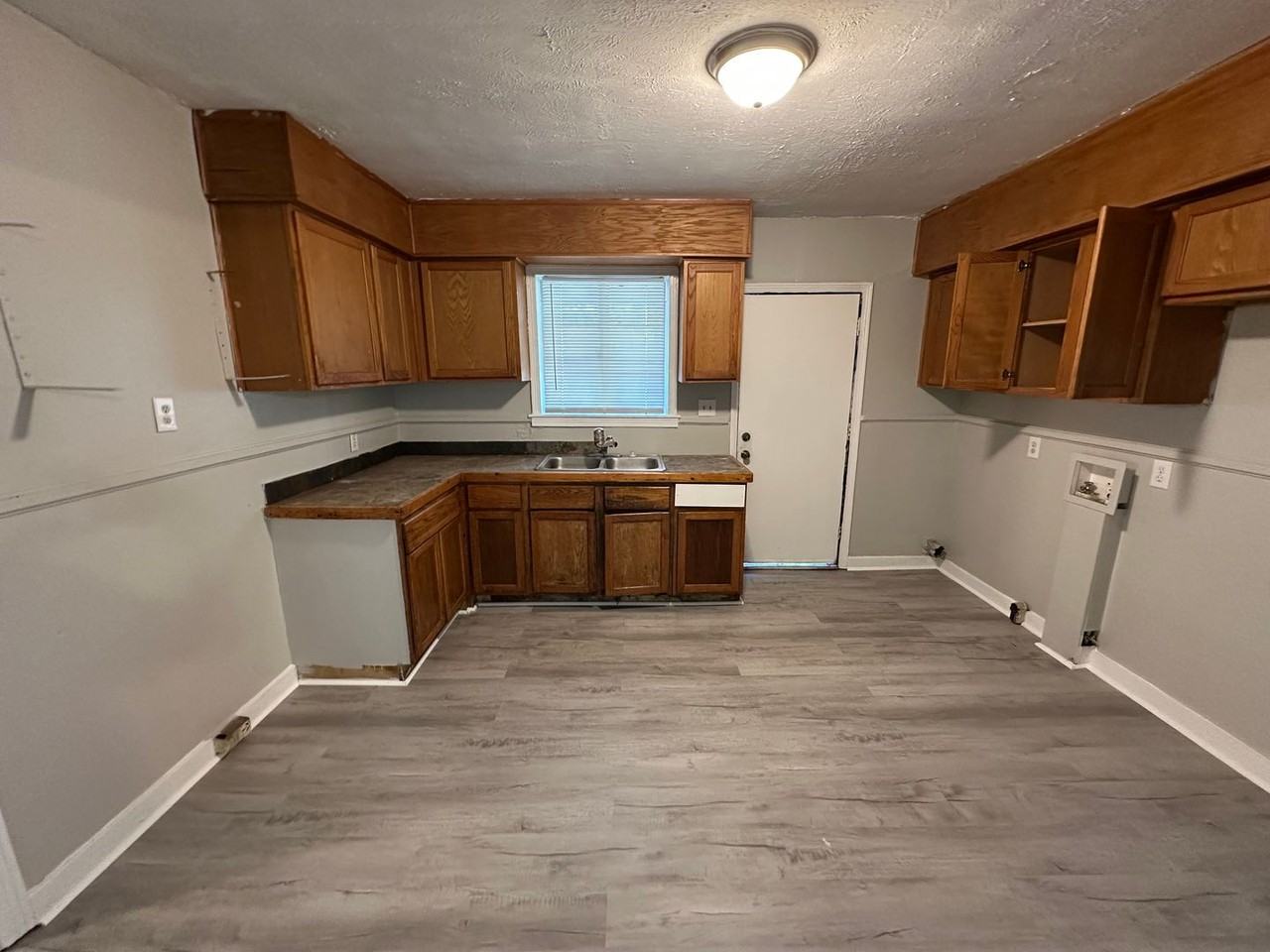 332 Melbourne Rd - Photo 2 of 7